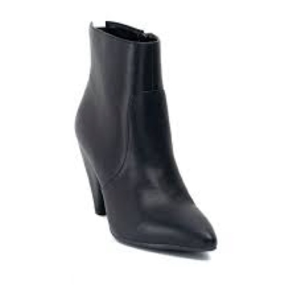 G.C Shoes Shoes - Women’s G.C. Shoes Black Faux Suede Heel Booties Size 8.5 US!